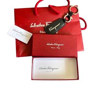 Salvatore Ferragamo 💯 authentic like New Keychain - like new stunning piece